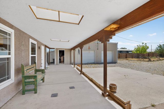257 Sunnyslope Street SW, Albuquerque, NM 87105