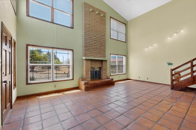 257 Sunnyslope Street SW, Albuquerque, NM 87105
