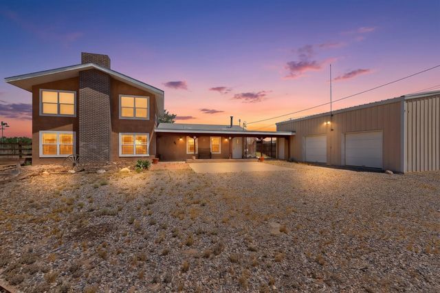 257 Sunnyslope Street SW, Albuquerque, NM 87105