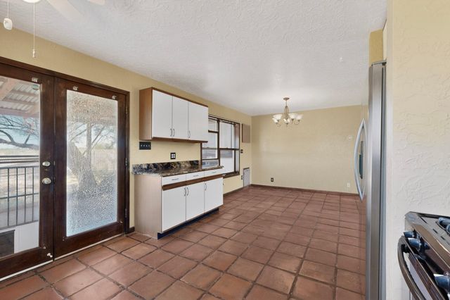 257 Sunnyslope Street SW, Albuquerque, NM 87105
