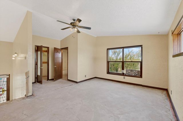 257 Sunnyslope Street SW, Albuquerque, NM 87105