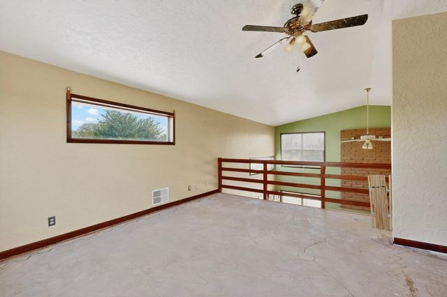 257 Sunnyslope Street SW, Albuquerque, NM 87105