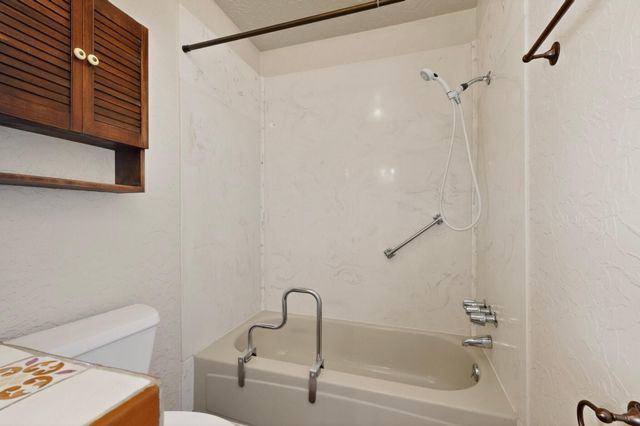 257 Sunnyslope Street SW, Albuquerque, NM 87105