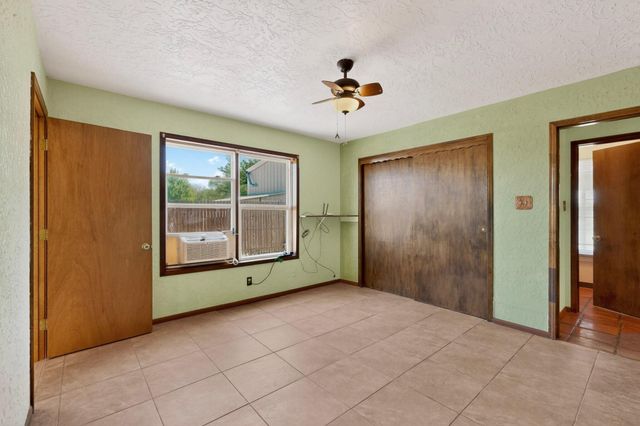 257 Sunnyslope Street SW, Albuquerque, NM 87105