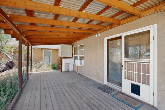257 Sunnyslope Street SW, Albuquerque, NM 87105