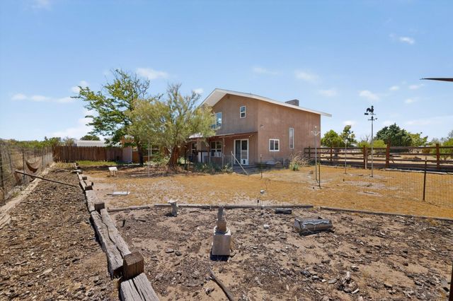 257 Sunnyslope Street SW, Albuquerque, NM 87105