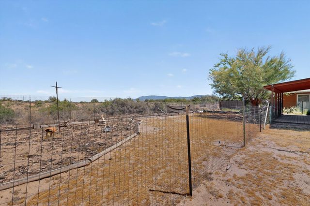 257 Sunnyslope Street SW, Albuquerque, NM 87105