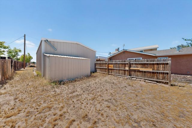 257 Sunnyslope Street SW, Albuquerque, NM 87105
