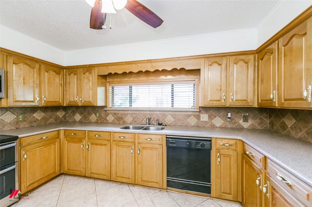 6222 S Windermere Drive, Shreveport, LA 71129