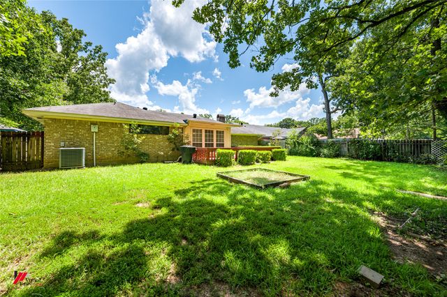 6222 S Windermere Drive, Shreveport, LA 71129