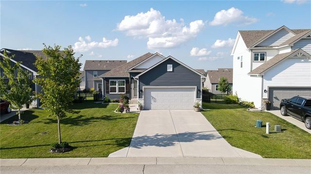 27310 Cedar Grove Drive, Lee's Summit, MO 64086