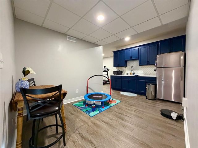 27310 Cedar Grove Drive, Lee's Summit, MO 64086