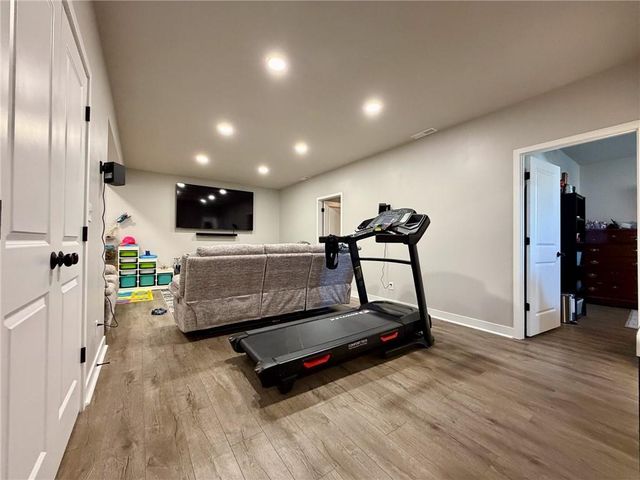 27310 Cedar Grove Drive, Lee's Summit, MO 64086