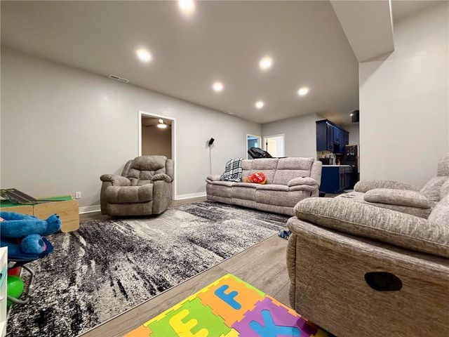 27310 Cedar Grove Drive, Lee's Summit, MO 64086