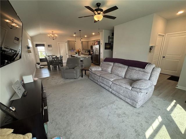 27310 Cedar Grove Drive, Lee's Summit, MO 64086