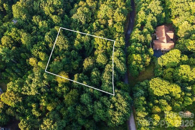 000 Ivywood Lane 13, Laurel Park, NC 28739