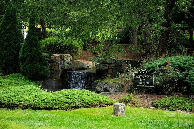 000 Ivywood Lane 13, Laurel Park, NC 28739