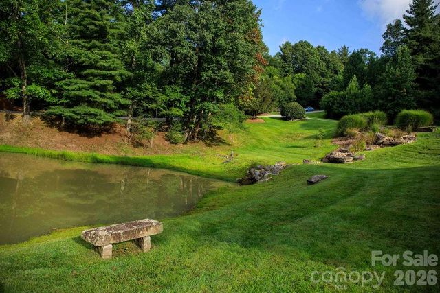 000 Ivywood Lane 13, Laurel Park, NC 28739