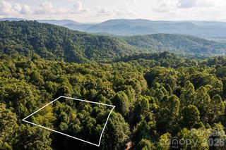 000 Ivywood Lane 13, Laurel Park, NC 28739