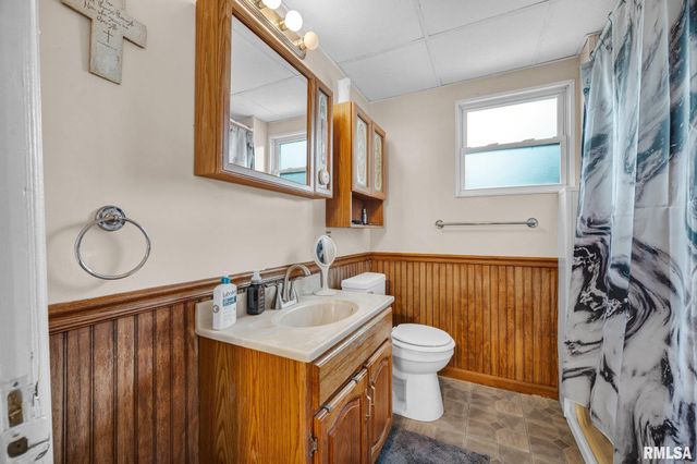 739 E LAKE Avenue, Peoria Heights, IL 61616