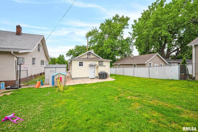 739 E LAKE Avenue, Peoria Heights, IL 61616