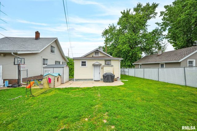 739 E LAKE Avenue, Peoria Heights, IL 61616