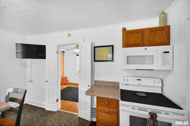 739 E LAKE Avenue, Peoria Heights, IL 61616