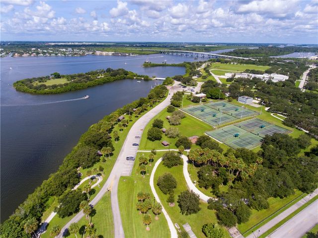 618 Holly Road, Vero Beach, FL 32963