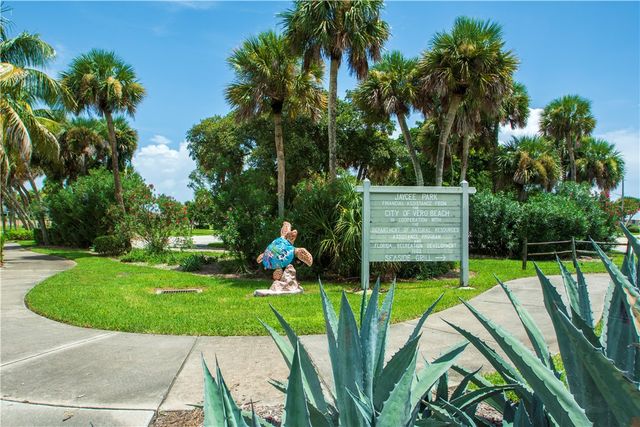 618 Holly Road, Vero Beach, FL 32963