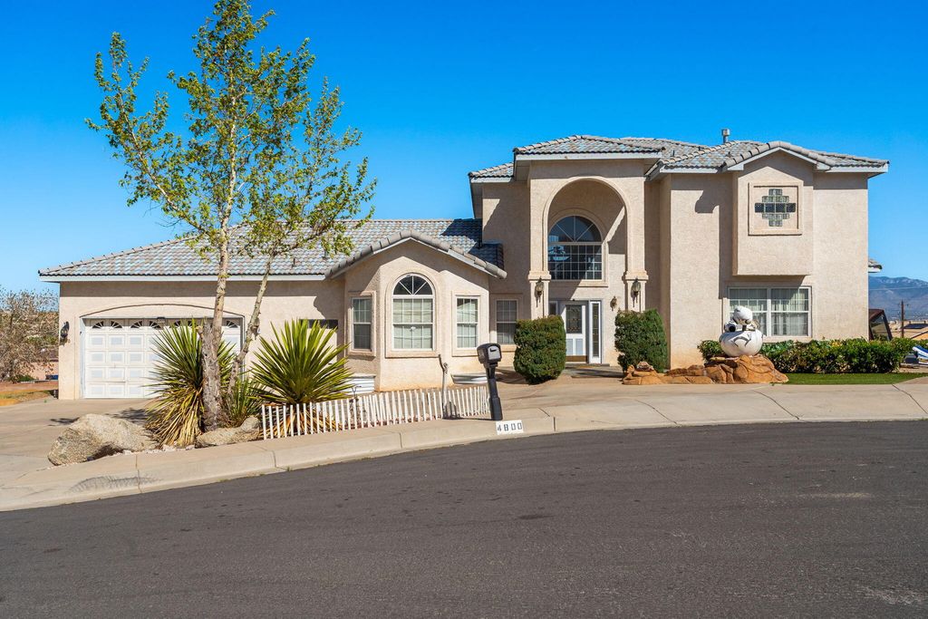 4800 Driftwood Avenue NW, Albuquerque, NM 87114