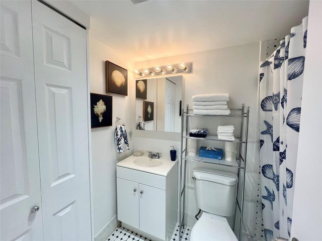 266 Oakridge P 266, Deerfield Beach, FL 33442