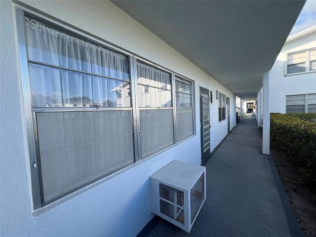 266 Oakridge P 266, Deerfield Beach, FL 33442