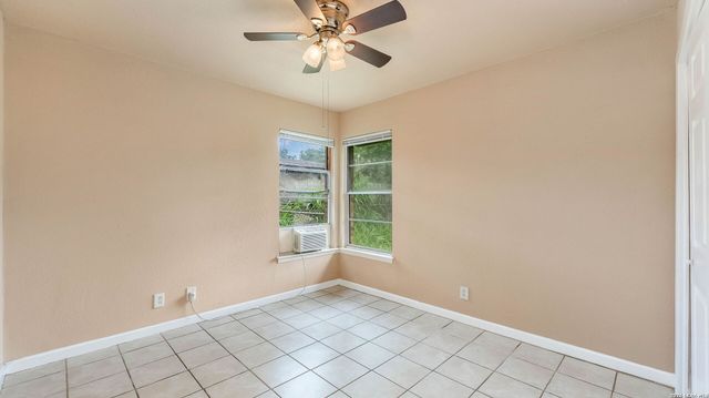 218 E Villaret, San Antonio, TX 78221