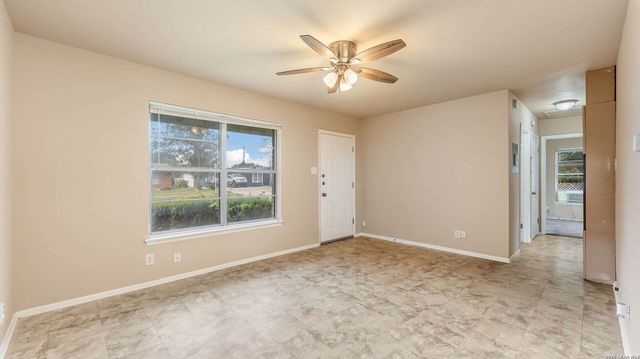 218 E Villaret, San Antonio, TX 78221
