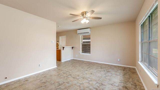 218 E Villaret, San Antonio, TX 78221