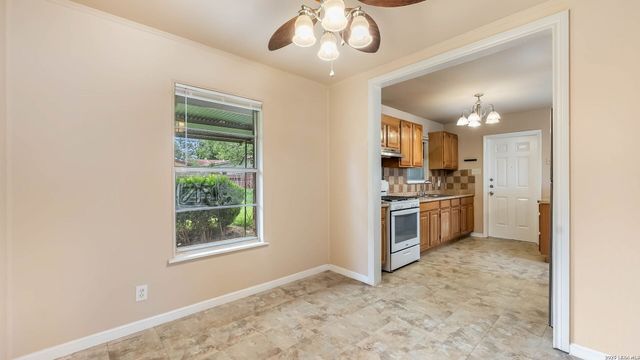 218 E Villaret, San Antonio, TX 78221