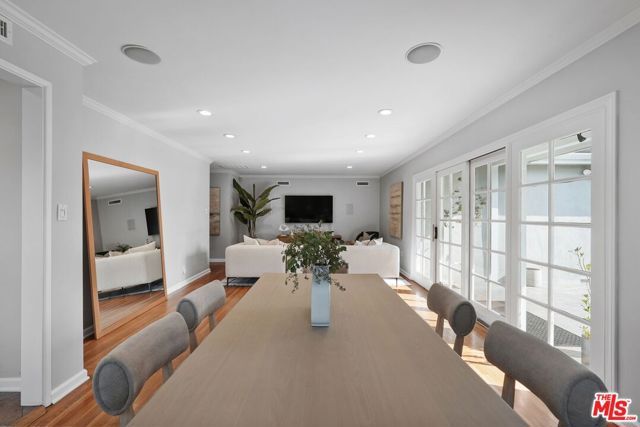 5812 S Garth Avenue, Los Angeles, CA 90056