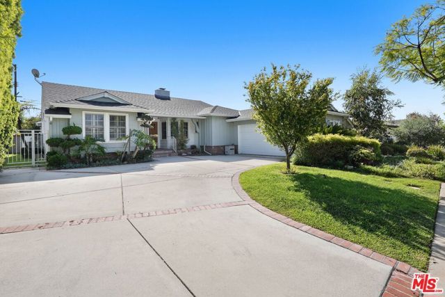 5812 S Garth Avenue, Los Angeles, CA 90056