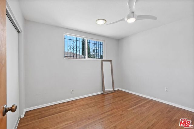 5812 S Garth Avenue, Los Angeles, CA 90056