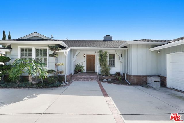 5812 S Garth Avenue, Los Angeles, CA 90056