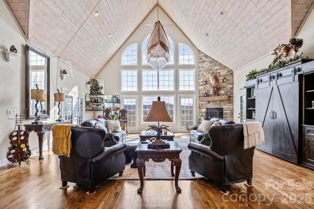 410 Lamp Post Drive, Zirconia, NC 28790