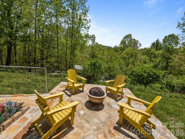 410 Lamp Post Drive, Zirconia, NC 28790