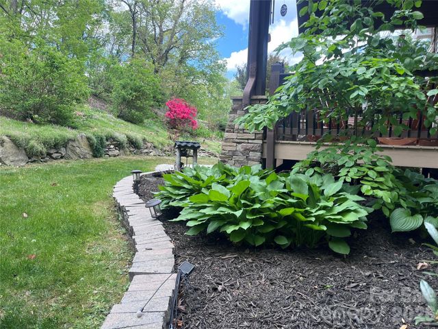 410 Lamp Post Drive, Zirconia, NC 28790