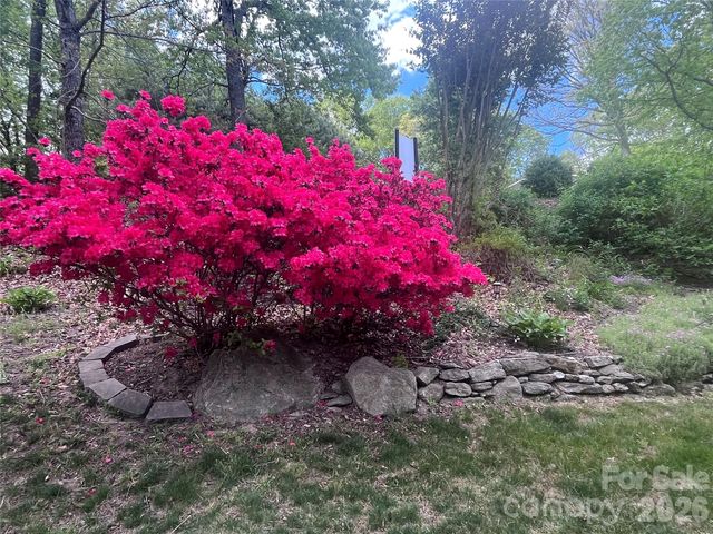 410 Lamp Post Drive, Zirconia, NC 28790