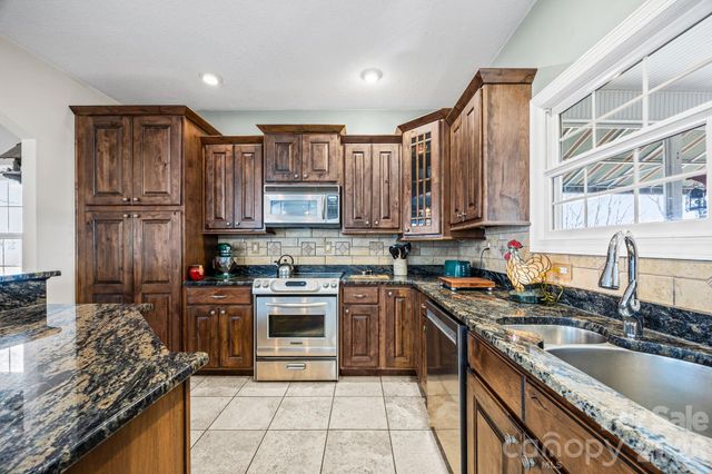 410 Lamp Post Drive, Zirconia, NC 28790