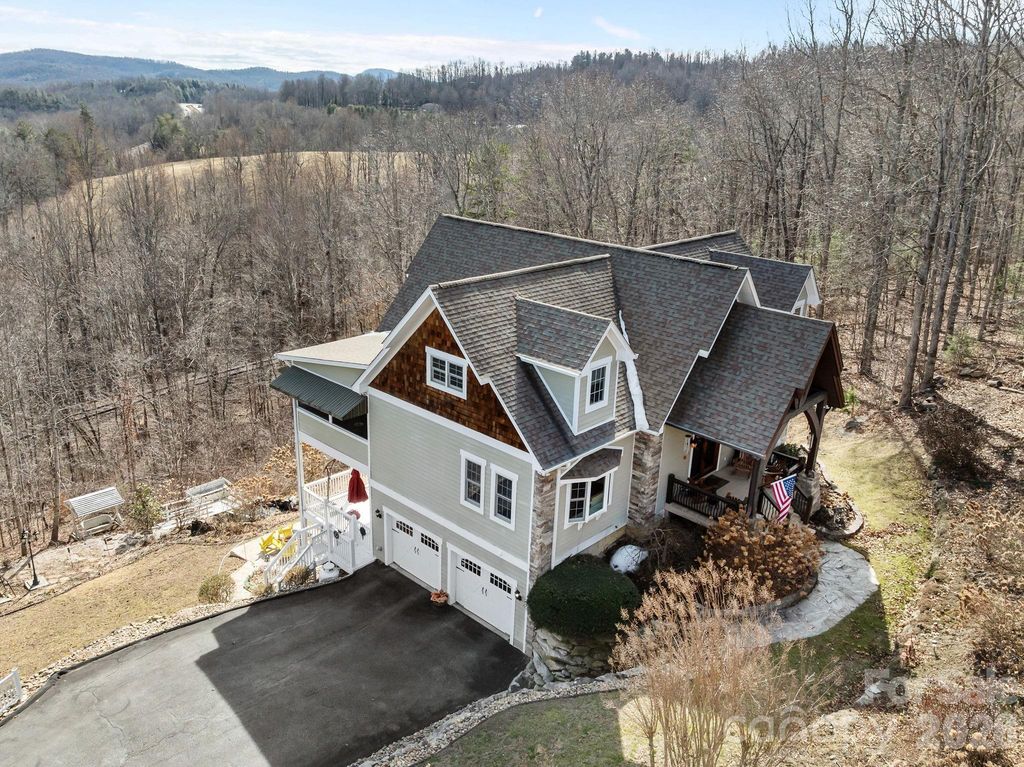 410 Lamp Post Drive, Zirconia, NC 28790