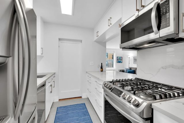 302 E 88th St Apt 6F, New York City, NY 10128