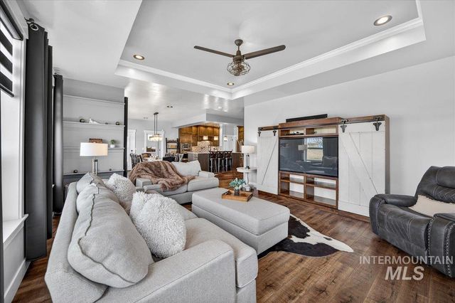 8150 S Locust Grove Rd, Meridian, ID 83642