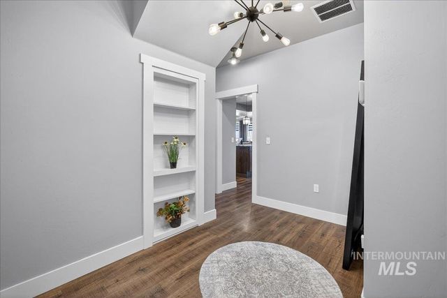 8150 S Locust Grove Rd, Meridian, ID 83642