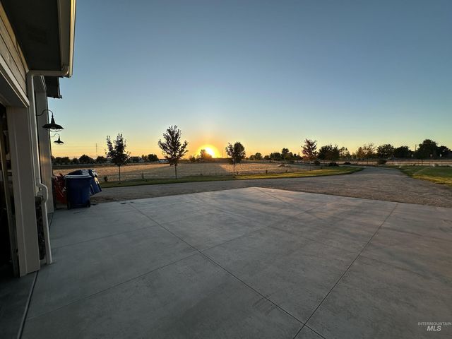 8150 S Locust Grove Rd, Meridian, ID 83642